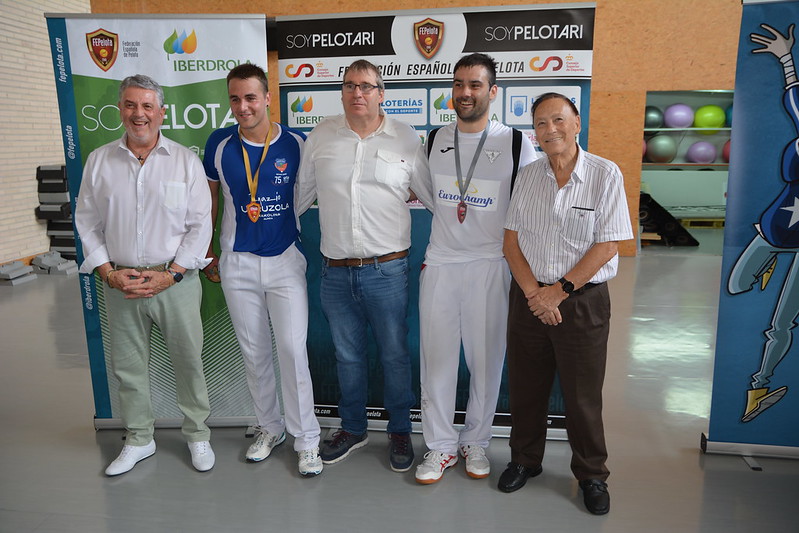 Triplete navarro en Mendillorri